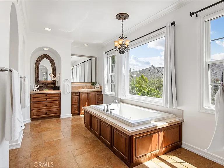 8005 Bell Crest Dr — Photo 29