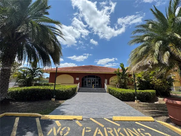 7010 NW 186th St, Hialeah, FL