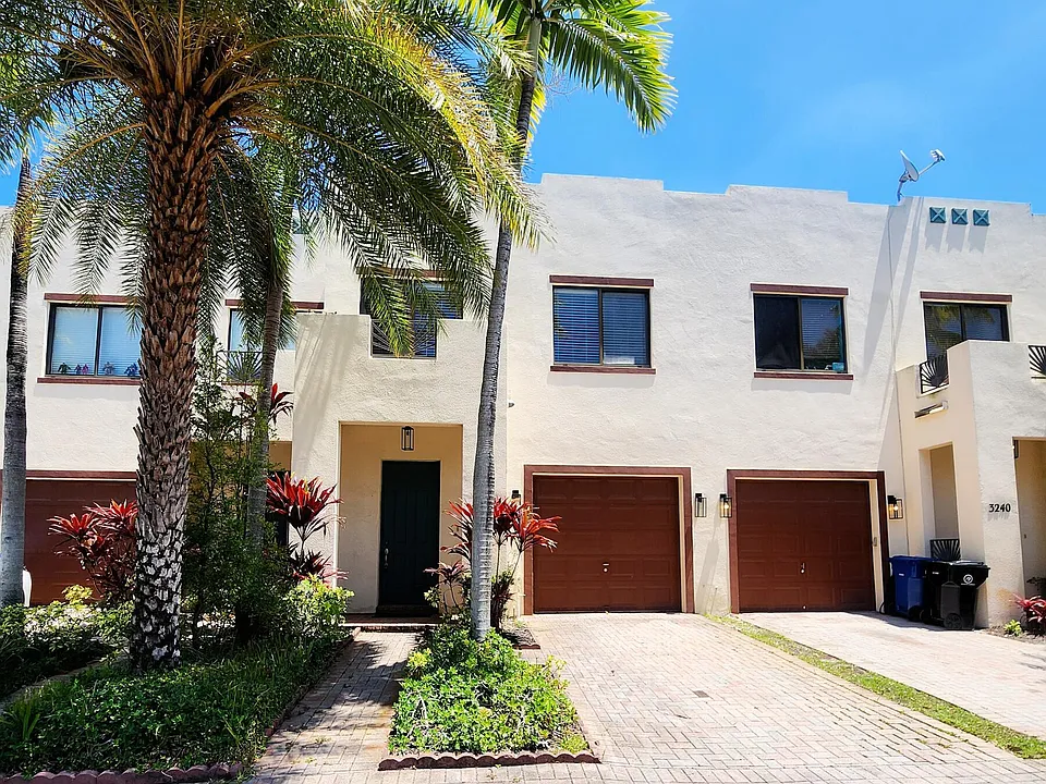3238 SW 16th Ter #3238