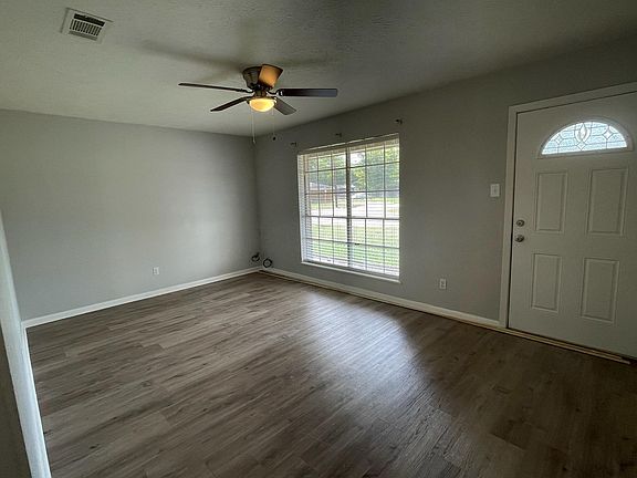 Living Room 14 X 18