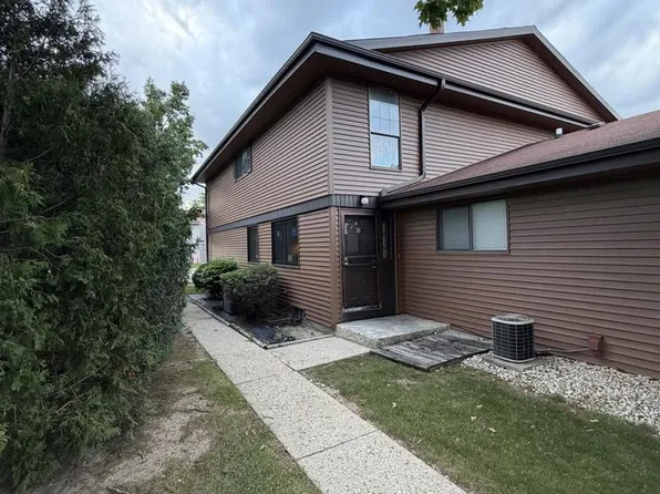 6972 N Raintree COURT #B, Milwaukee, WI 53223