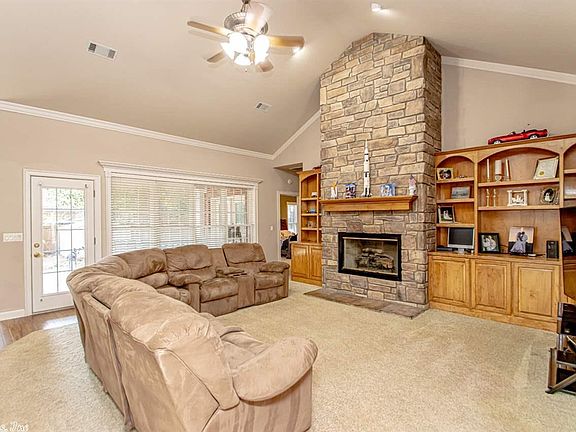 3rd image of 6718 Kensington Dr
