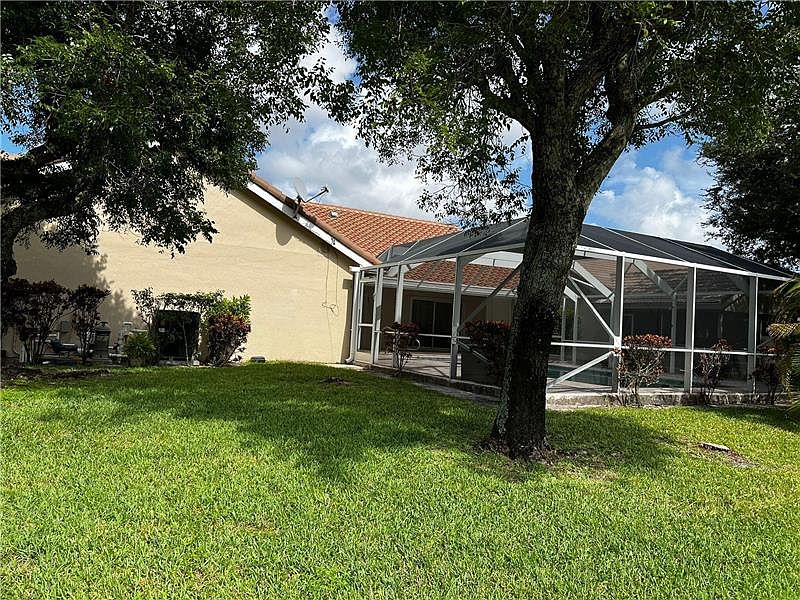 1st image of 6740 Brookhurst Cir