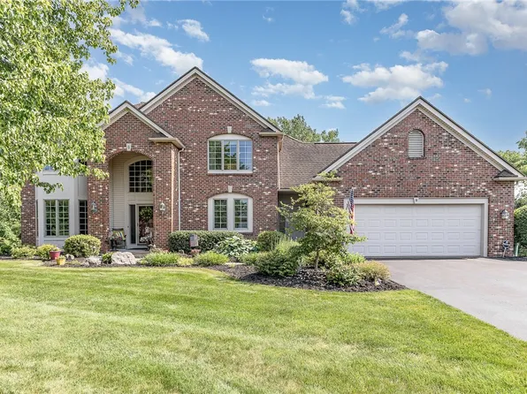 9 Ceramar Dr, Penfield, NY 14526