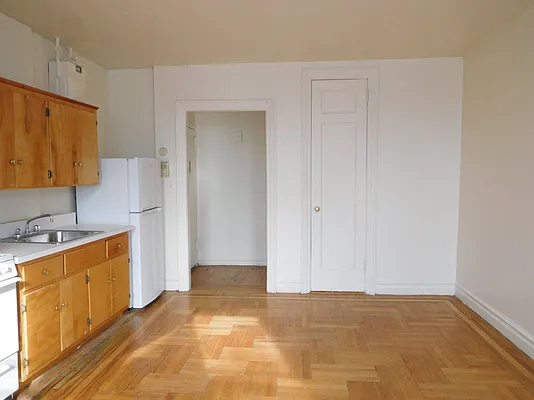 Rented by Bohemia Realty Group | media 10