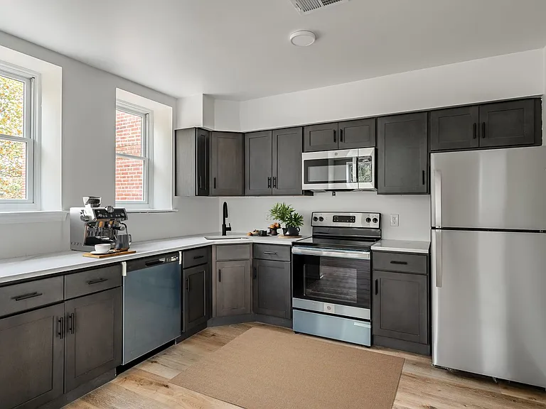 430 N West St #102 — Photo 1