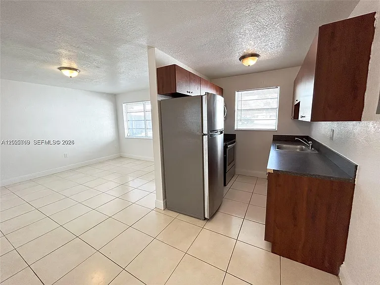 2070 NE 162nd St #4 — Photo 5