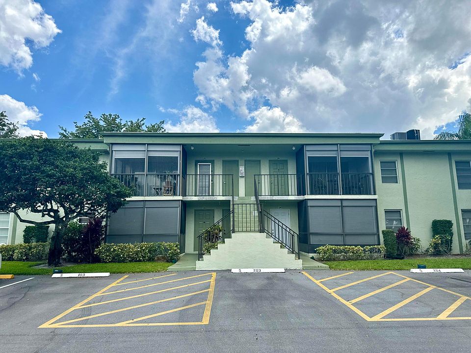 1st image of 7535 S Oriole Boulevard #102
