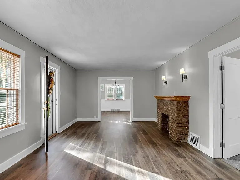 202 E 19th Ave — Photo 6