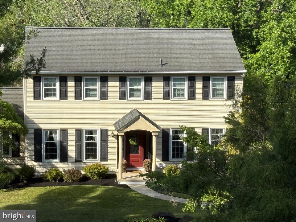 1st image of 41 Estates Dr