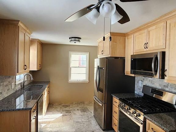 4th image of 3219 Taylor St NE