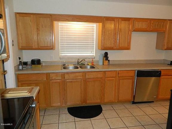 4th image of 490 Eloise Ave