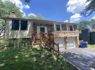 12725 S Raintree Dr, Olathe, KS 66062