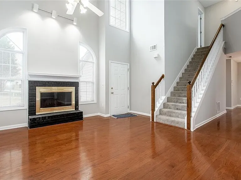 430 Auldon Ct SE — Photo 4
