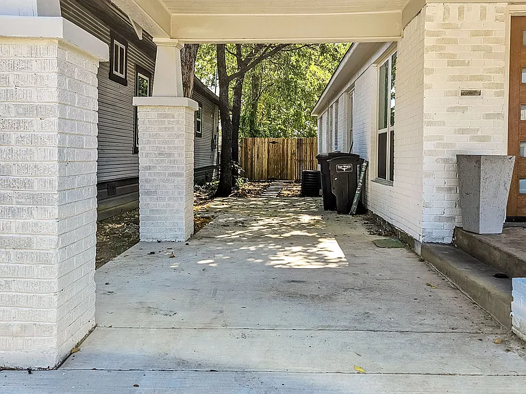 1241 Lowe St #1241 — Photo 32