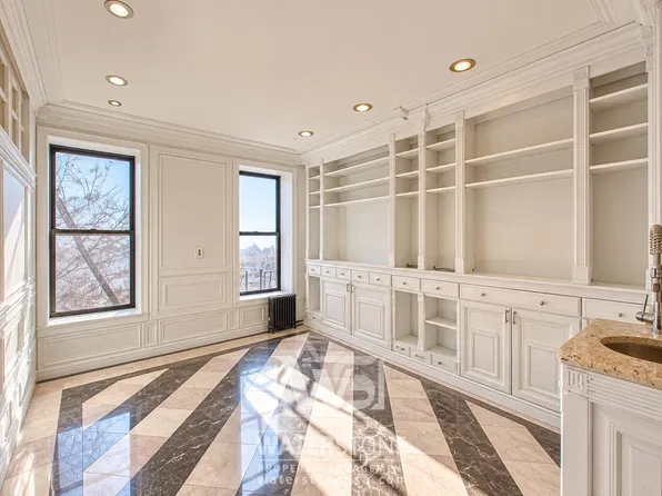167 Park Place image 1 of 7