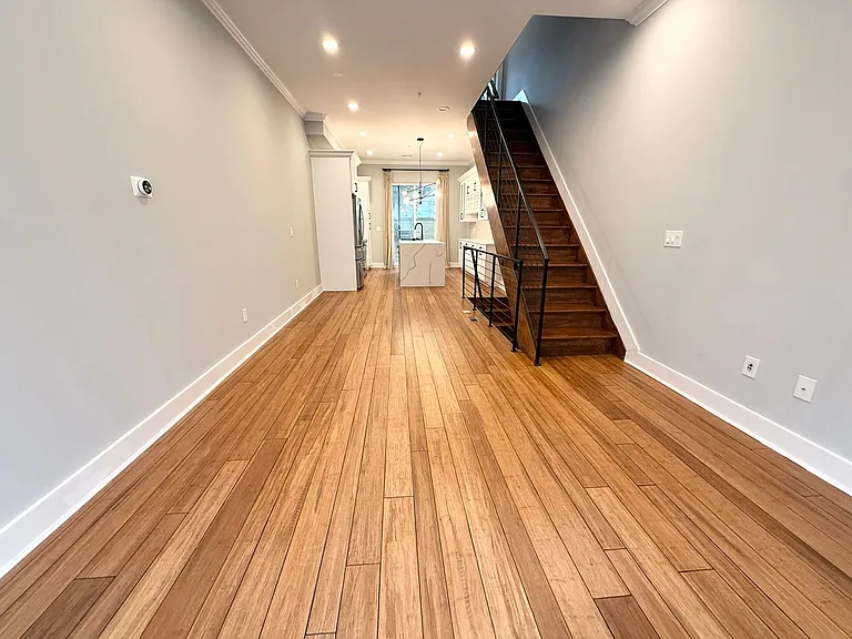 2923 Gerritt St — Photo 4