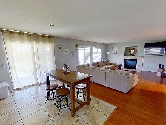 5th image of 45657 Caledonia Ct
