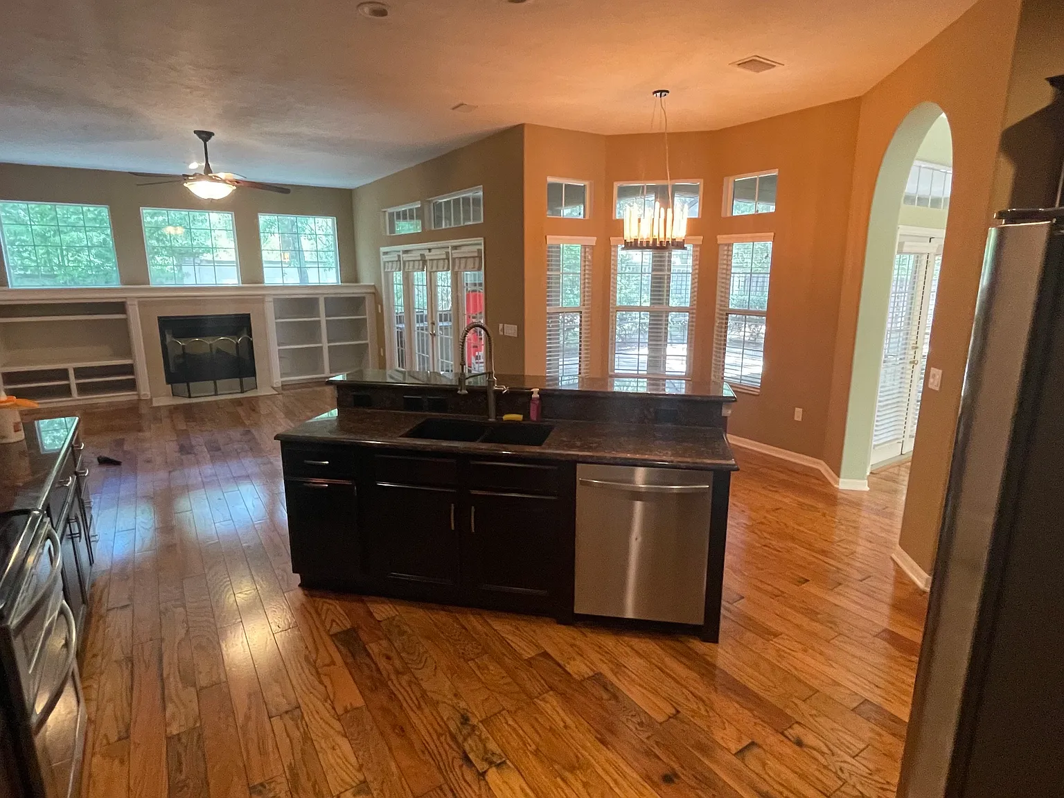 4 bed, 2397 sqft, $2,950 — Photo 4