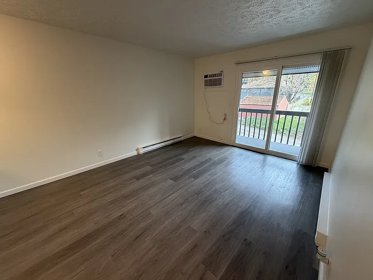 1119 W 11th Ave #7 — Photo 7