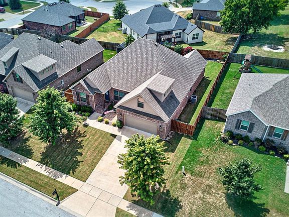2nd image of 1653 S Laurel Lndg
