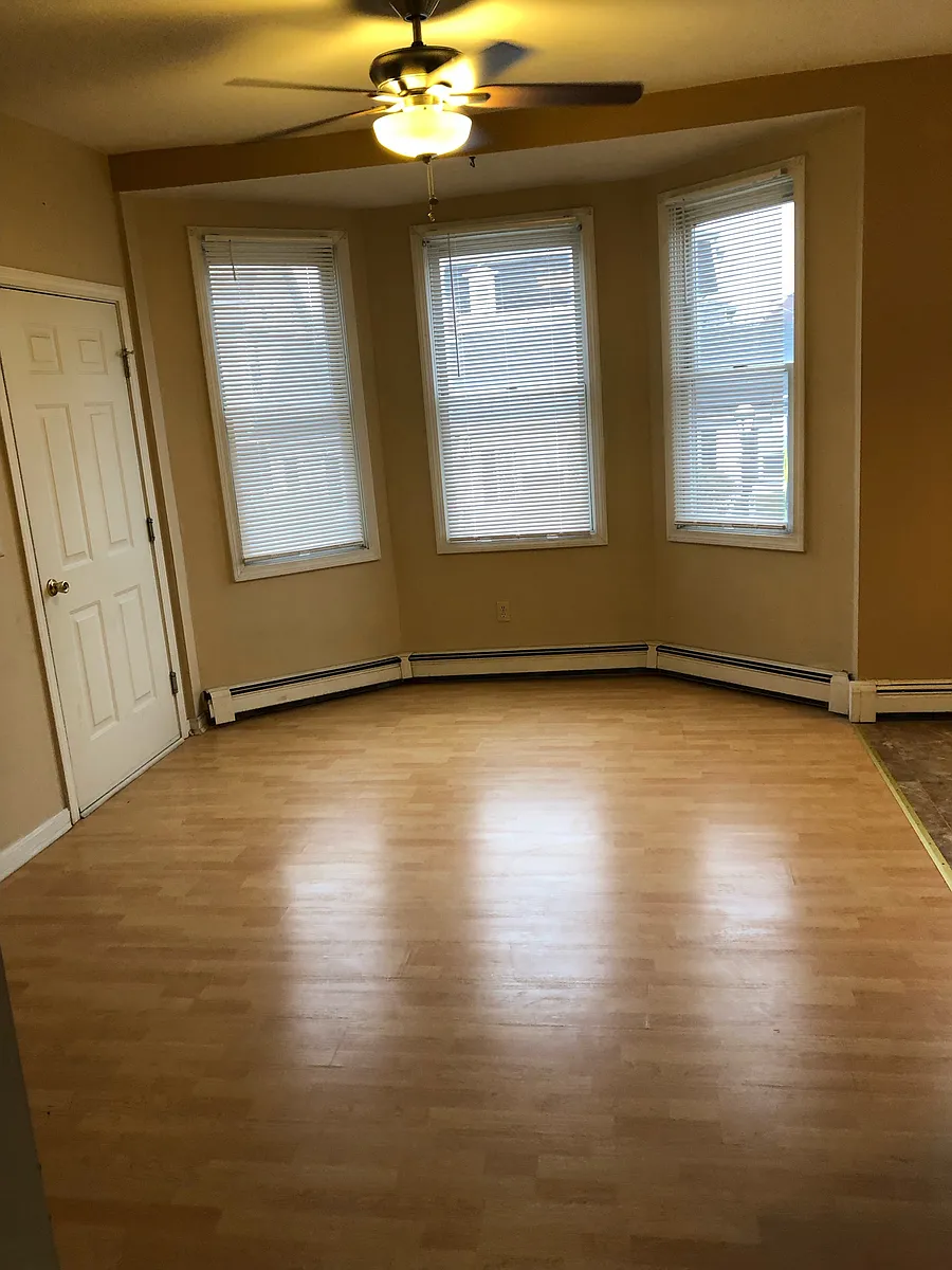 Building Photo - 149 Atwells Ave #4