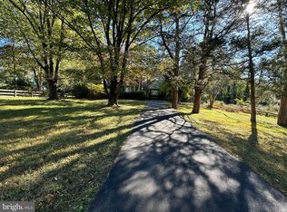 4113 Pineridge Dr, Annandale, VA 22003