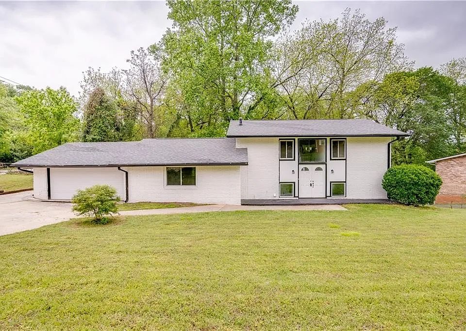 1st image of 1821 Fayetteville Ct