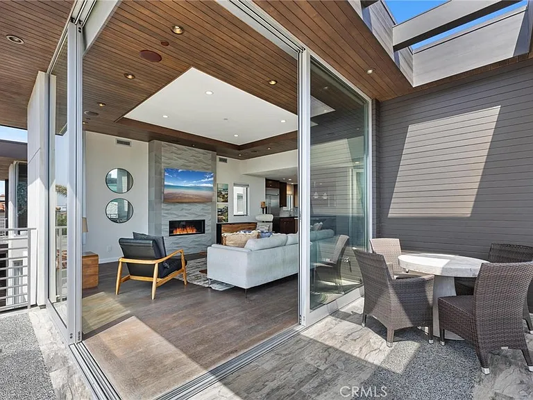 726 Loma Dr — Photo 4