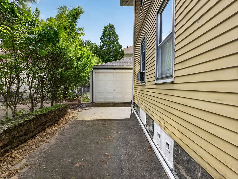 190 Kendrick Ave — Photo 20