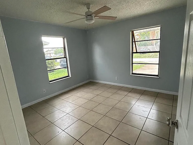 8997 SE Sandy Ln — Photo 12