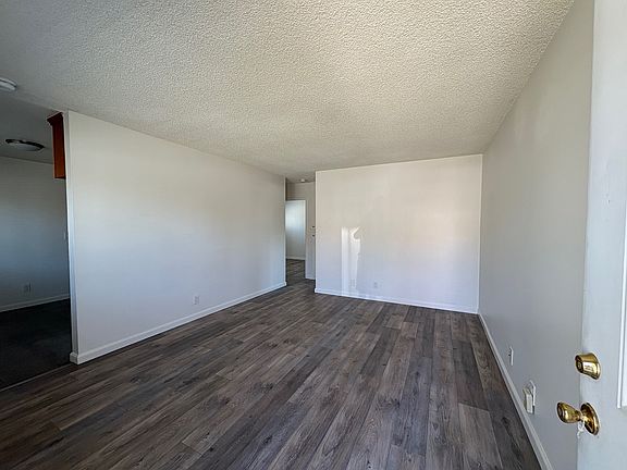 5th image of 524 Elizabeth Ave #B