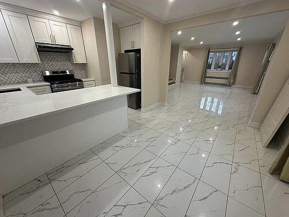 2nd image of 16438 76th Rd