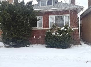 8352 S Phillips Ave, Chicago, IL 60617