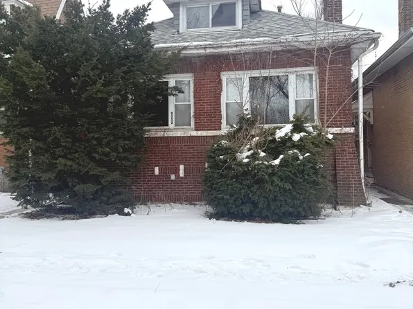 8352 S Phillips Ave, Chicago, IL 60617