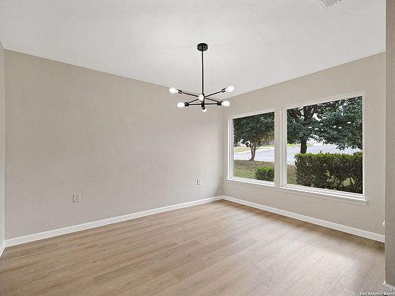 4th image of 16222 BEAR RUN ST