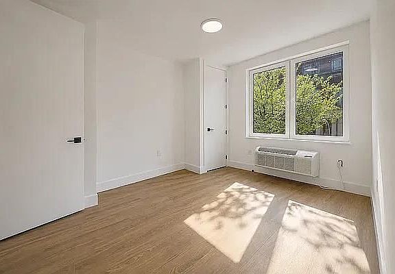 5th image of 175 Rochester Ave #4D