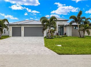 2107 SW 28th Terrace Cpe, Coral, FL 33914