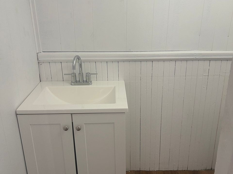2nd image of 160 Madison St APT 1
