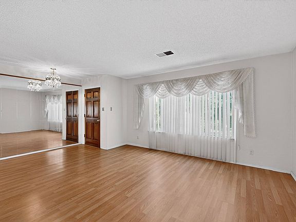 5th image of 9921 Plunkett Dr NW