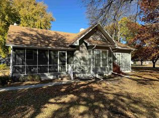 102 W Sutton St, Clay Center, NE 68933