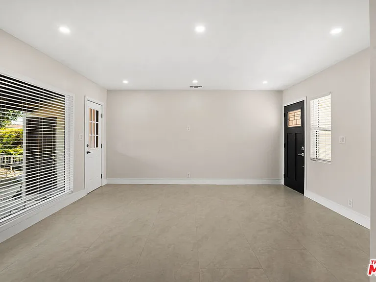 7806 Wellsford Ave — Photo 4