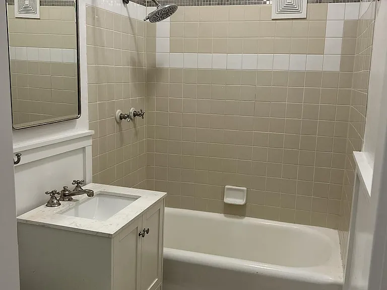 2015 NW Flanders St #304 — Photo 14