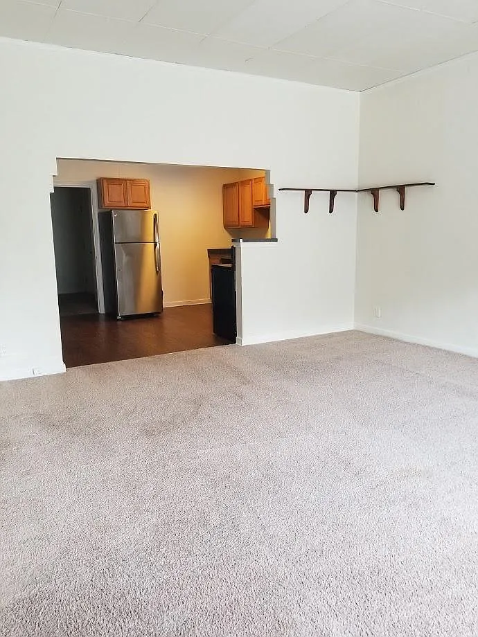 1 bed, 925 sqft, $1,550 — Photo 4