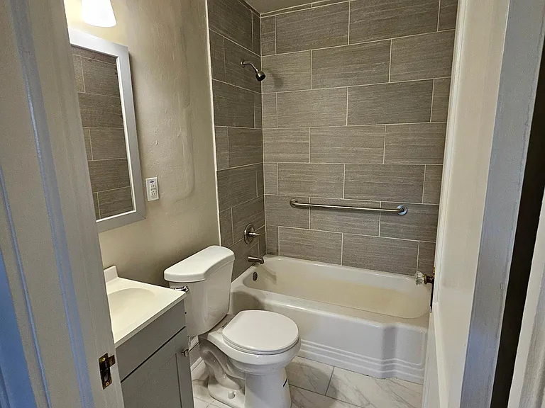 2321 Celia Ave — Photo 5