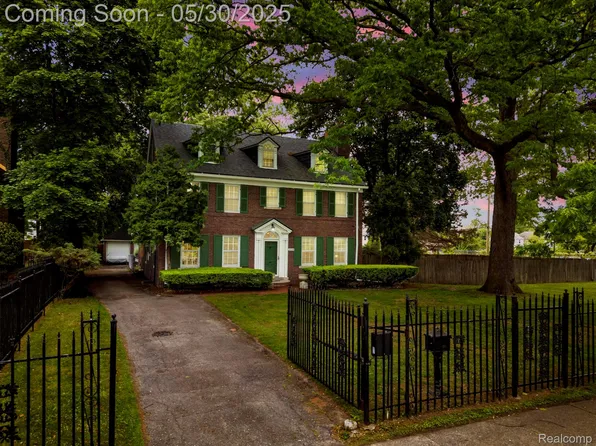 2918 Burns St, Detroit, MI 48214