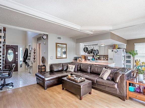5th image of 1115 Monticello Ln APT 2