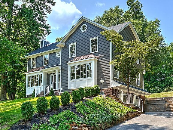 Beautiful curb appeal!