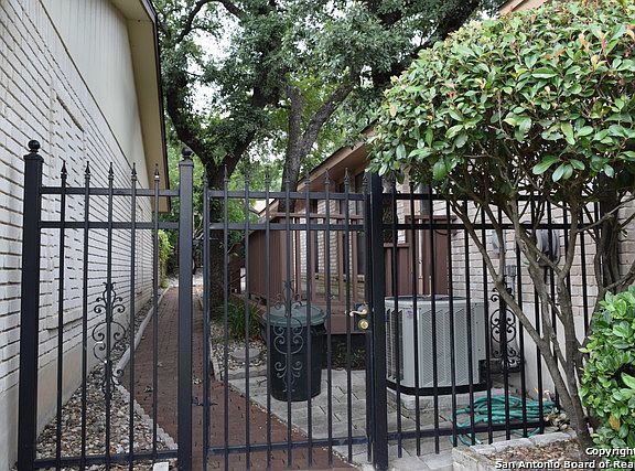 3rd image of 13423 MARCELINE DR