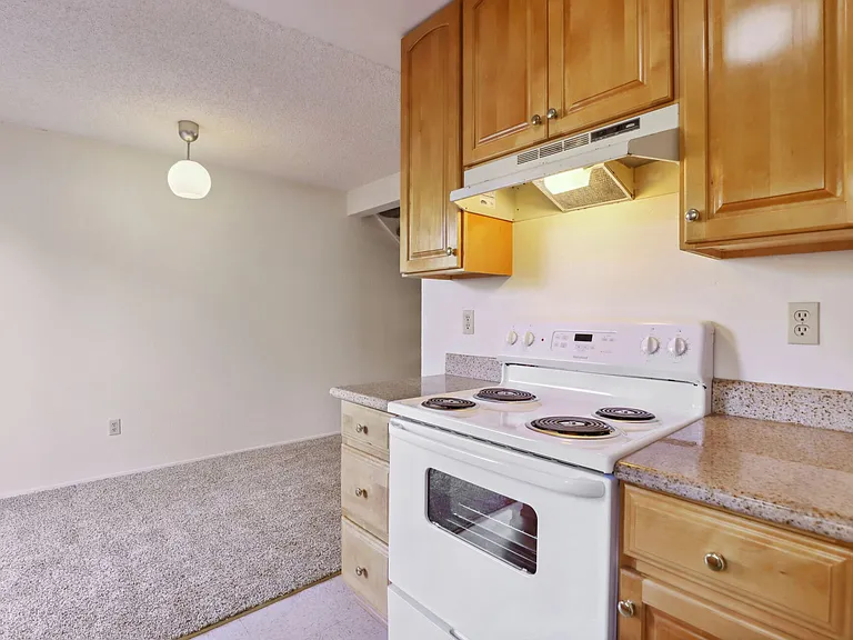 Westwood Apartments — Photo 22